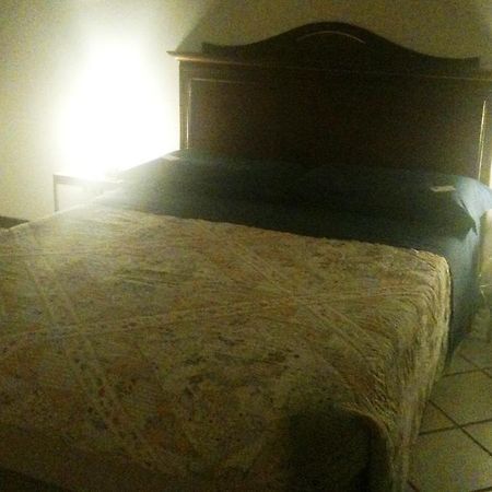 B&B Chez Vivi Arqua Petrarca Bagian luar foto